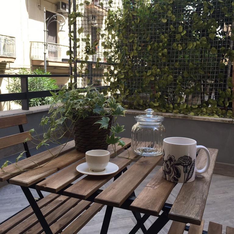 Starhost - Casa Del Capitano Apartment Salerno Bagian luar foto