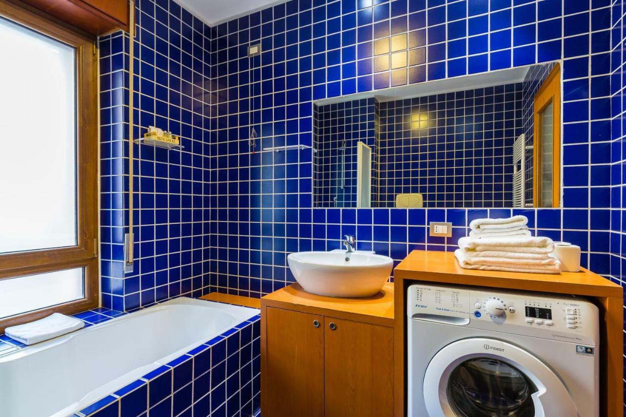 Starhost - Casa Del Capitano Apartment Salerno Bagian luar foto