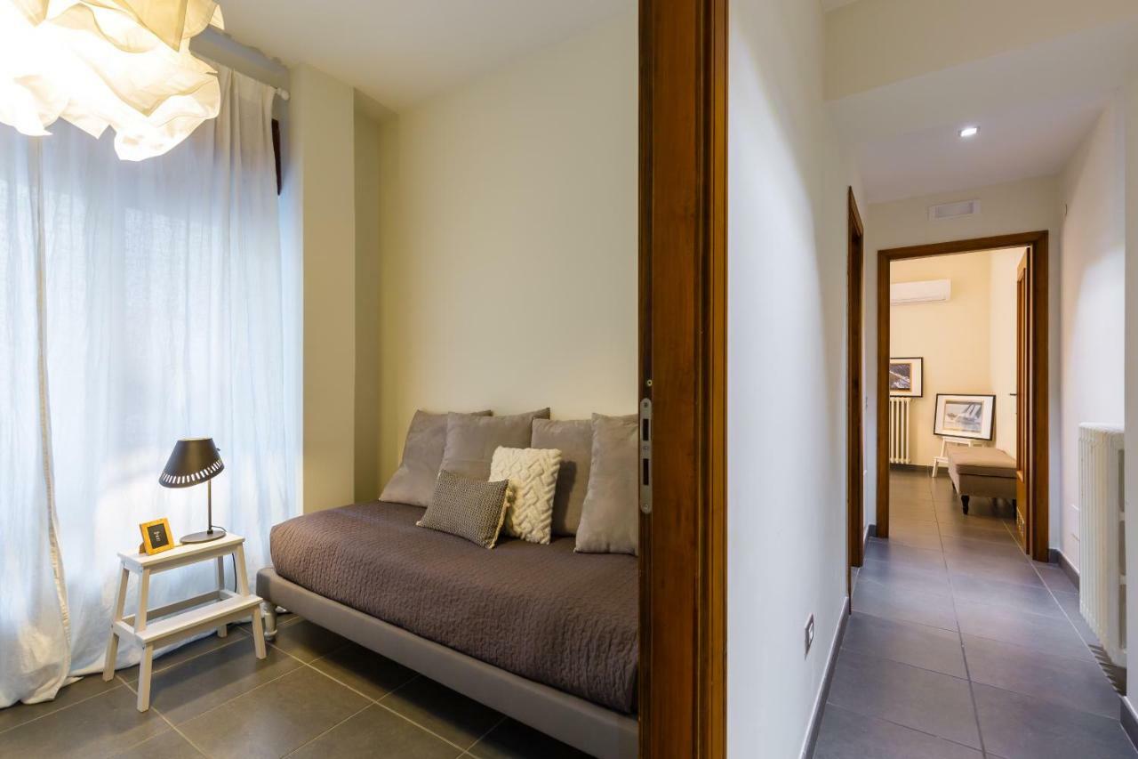 Starhost - Casa Del Capitano Apartment Salerno Bagian luar foto