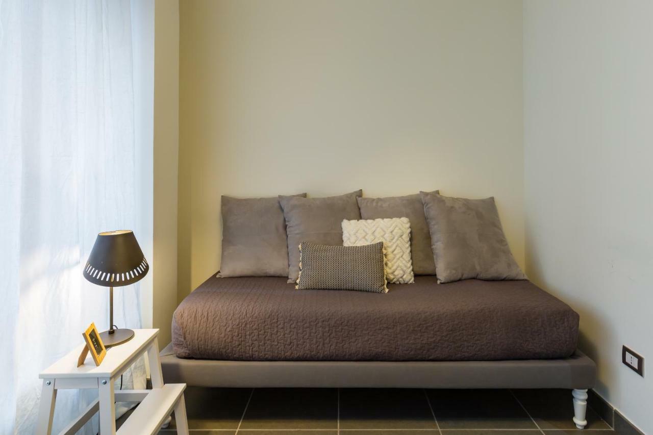 Starhost - Casa Del Capitano Apartment Salerno Bagian luar foto