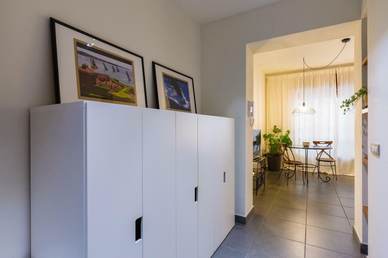 Starhost - Casa Del Capitano Apartment Salerno Bagian luar foto
