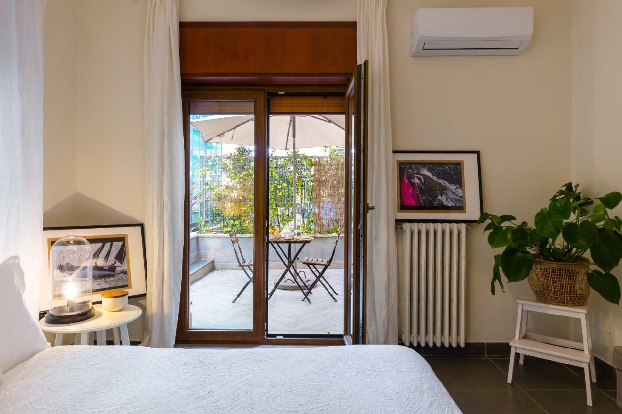 Starhost - Casa Del Capitano Apartment Salerno Bagian luar foto