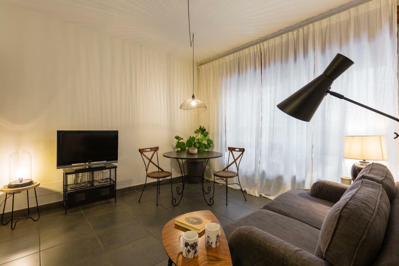 Starhost - Casa Del Capitano Apartment Salerno Bagian luar foto