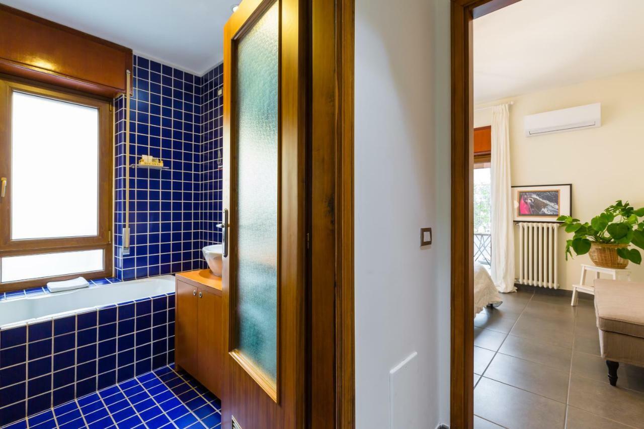 Starhost - Casa Del Capitano Apartment Salerno Bagian luar foto