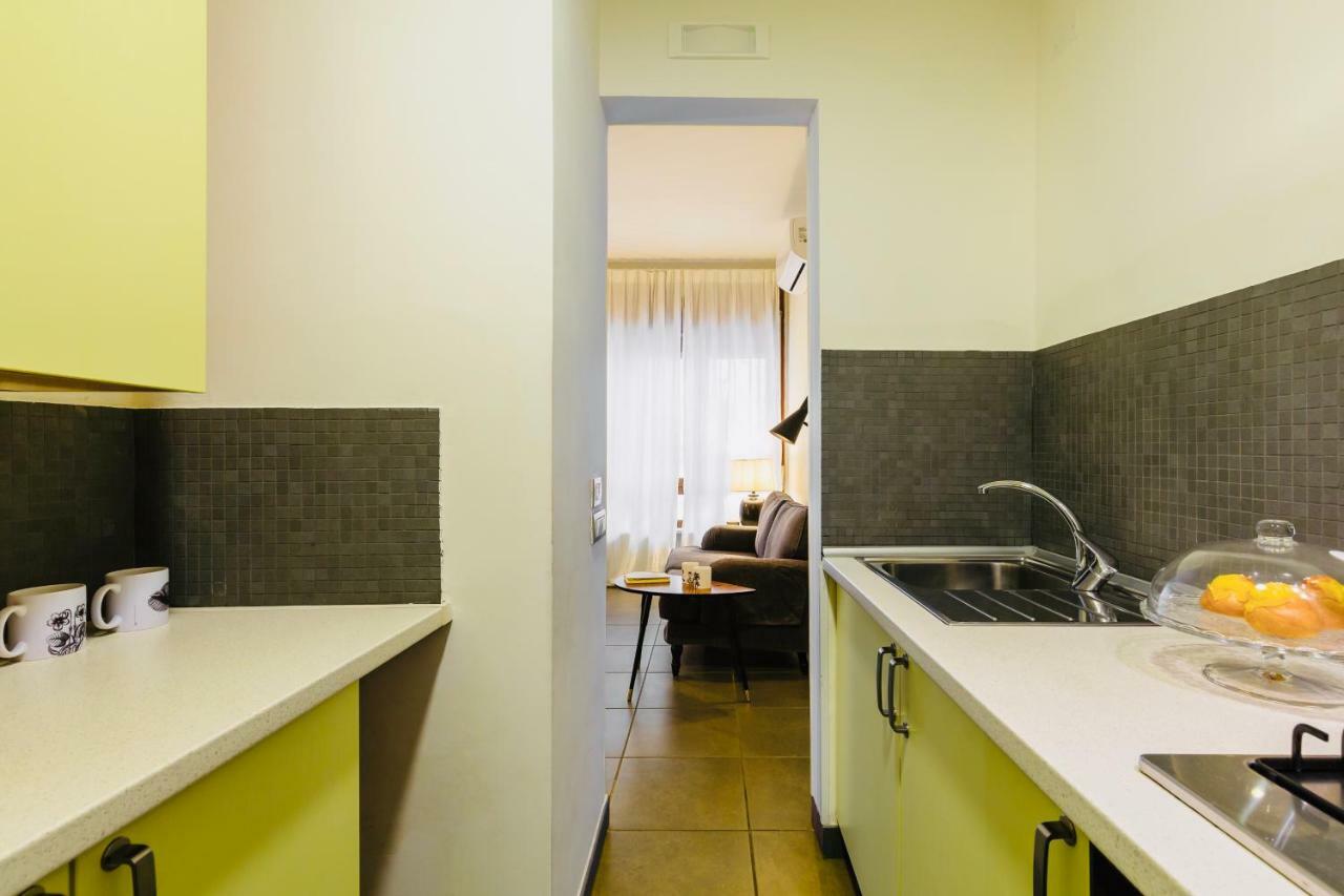 Starhost - Casa Del Capitano Apartment Salerno Bagian luar foto