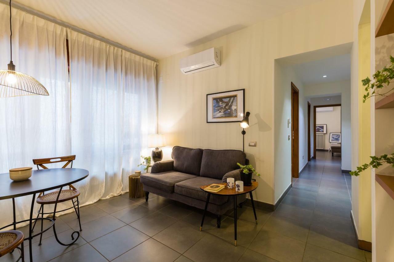 Starhost - Casa Del Capitano Apartment Salerno Bagian luar foto